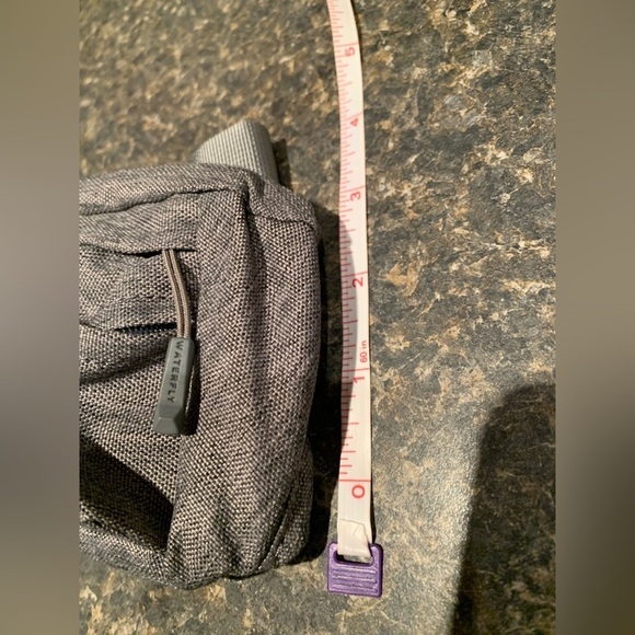 Waterfly Fanny Pack - Slim Design - would be great for jogging. - Picture 5 of 5